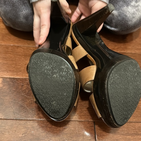 Michael Kors platform sandals size 5.5 - Picture 3 of 3